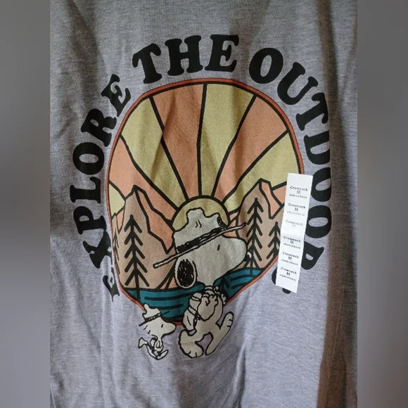 NWT Gray Snoopy Peanuts T-Shirt Explore The Outdoors Size Medium - Picture 2 of 6